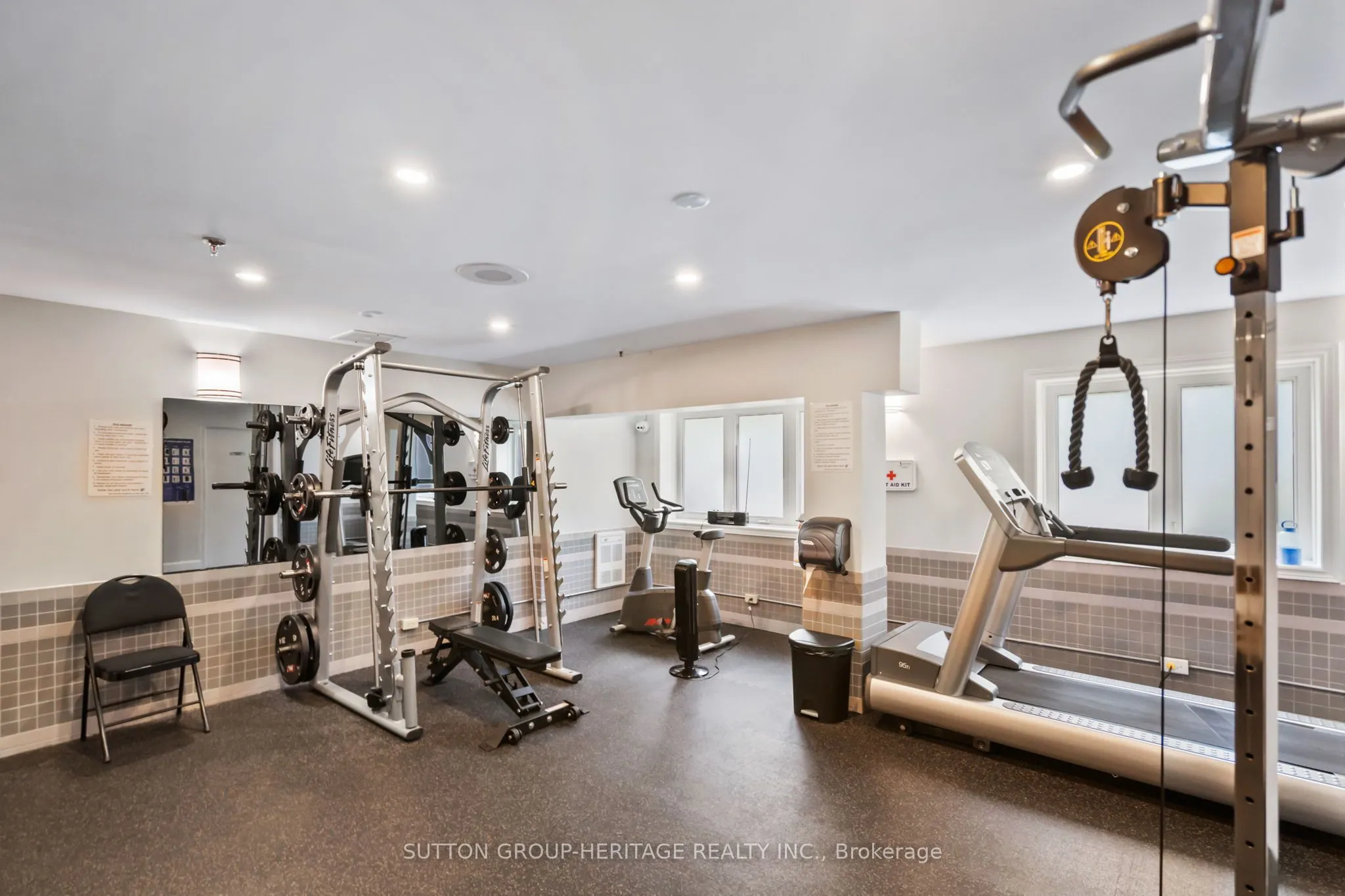 193 LakeDriveway W, #320