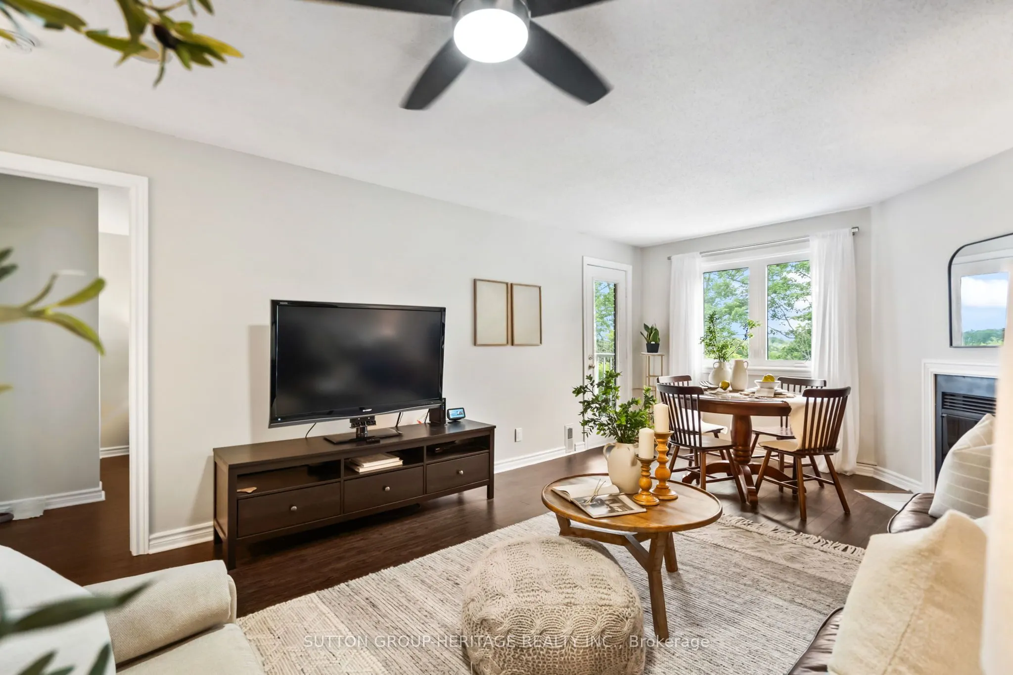 193 LakeDriveway W, #320