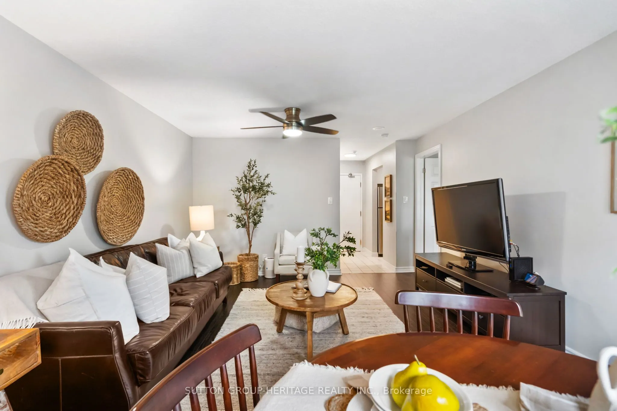 193 LakeDriveway W, #320
