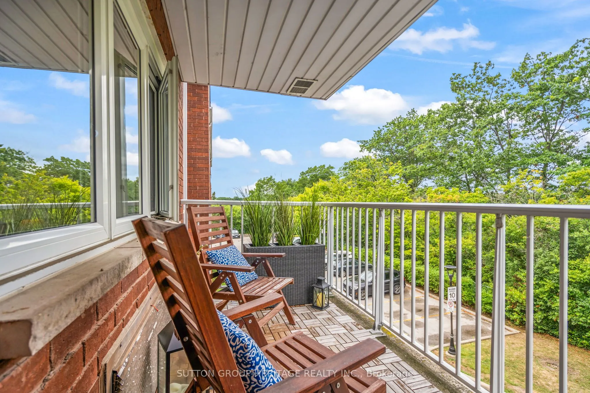 193 LakeDriveway W, #320