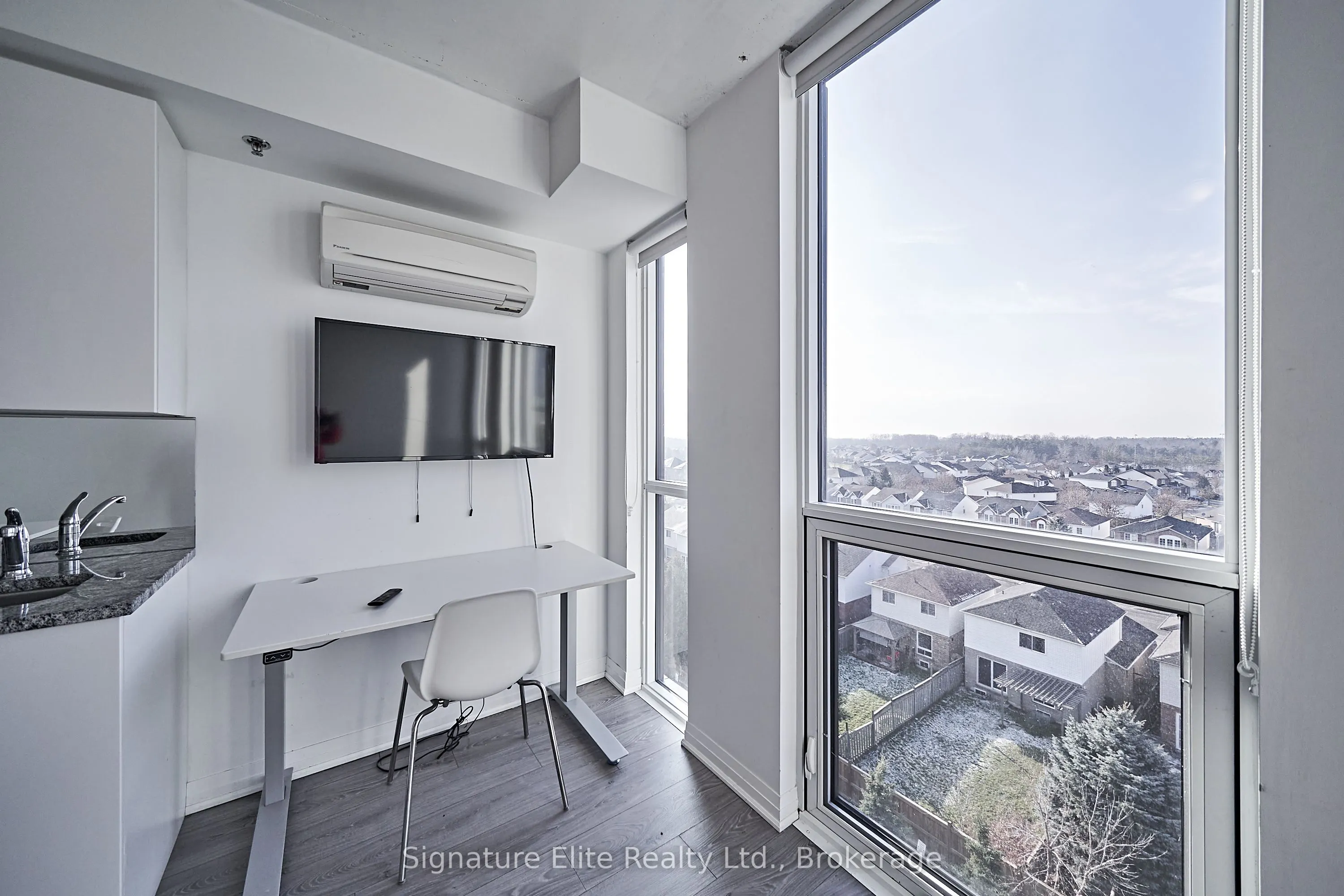 1900 Simcoe Street N, #616