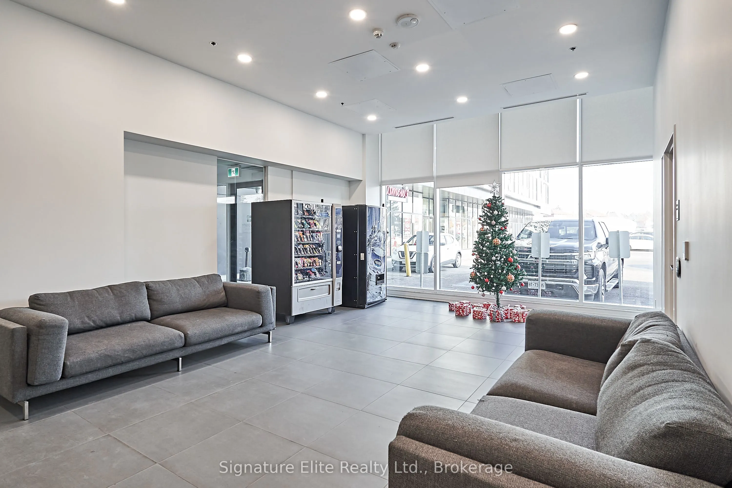 1900 Simcoe Street N, #616