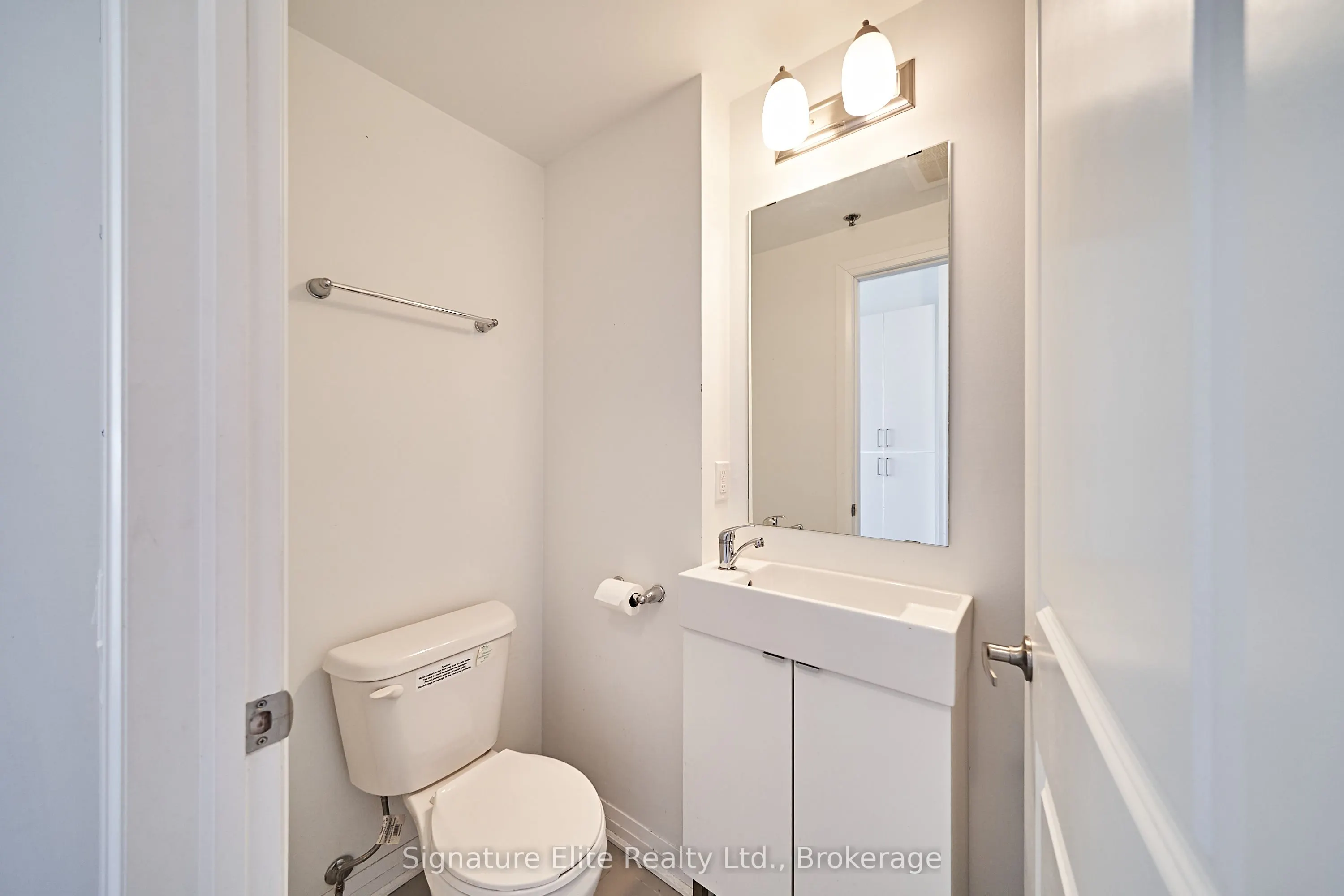 1900 Simcoe Street N, #616