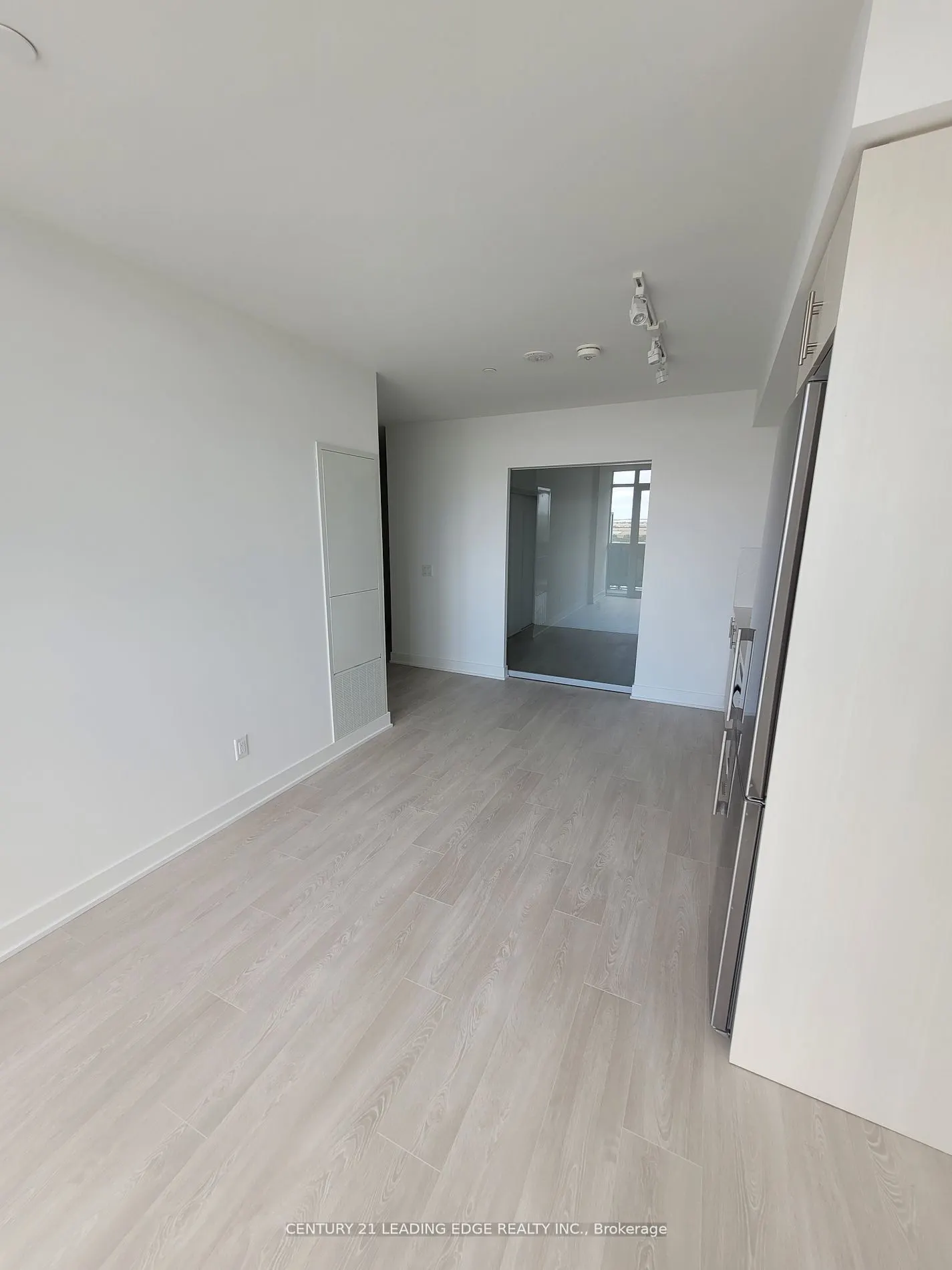 2545 Simcoe Street N, #1902