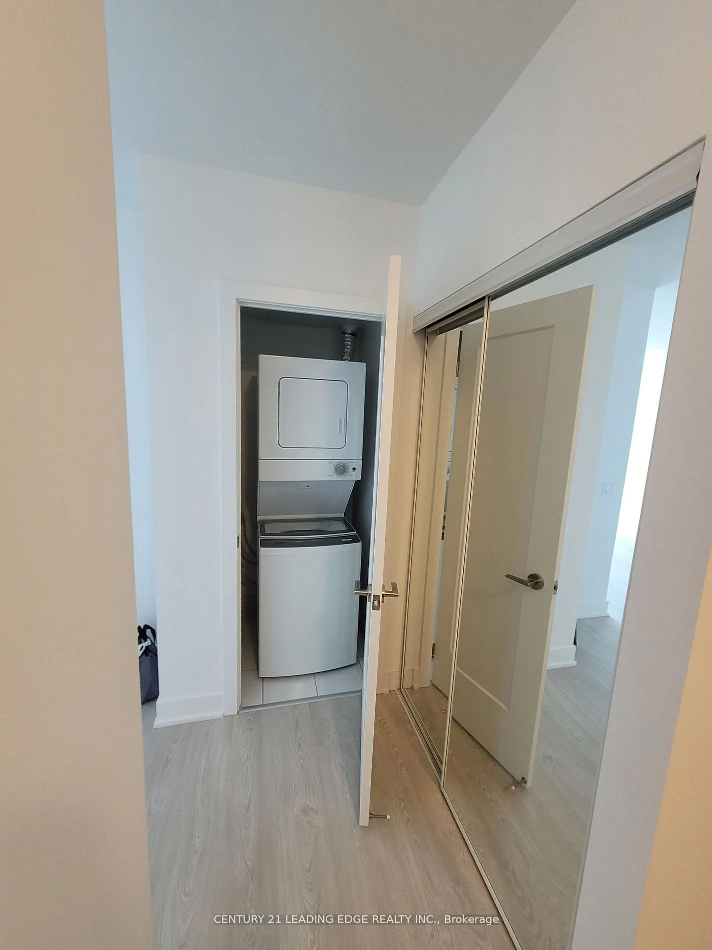 2545 Simcoe Street N, #1902