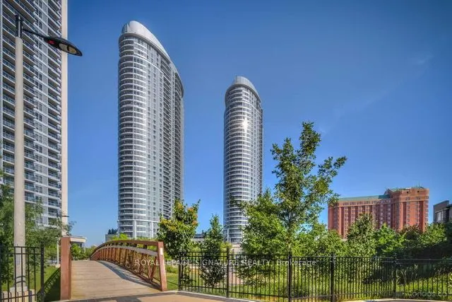 125 Village Green Square, #1412
