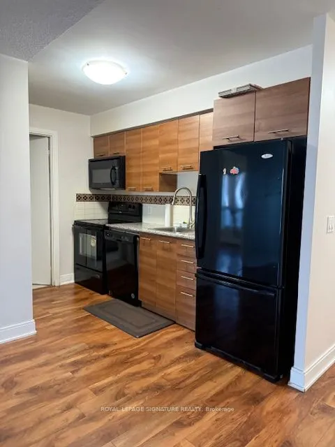 125 Village Green Square, #1412