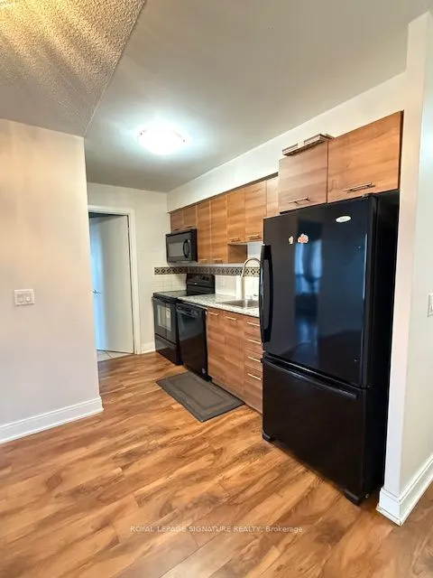 125 Village Green Square, #1412