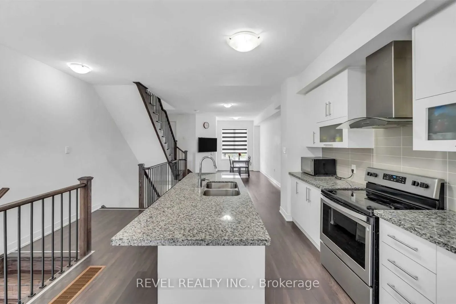 21 Donald Fleming Way