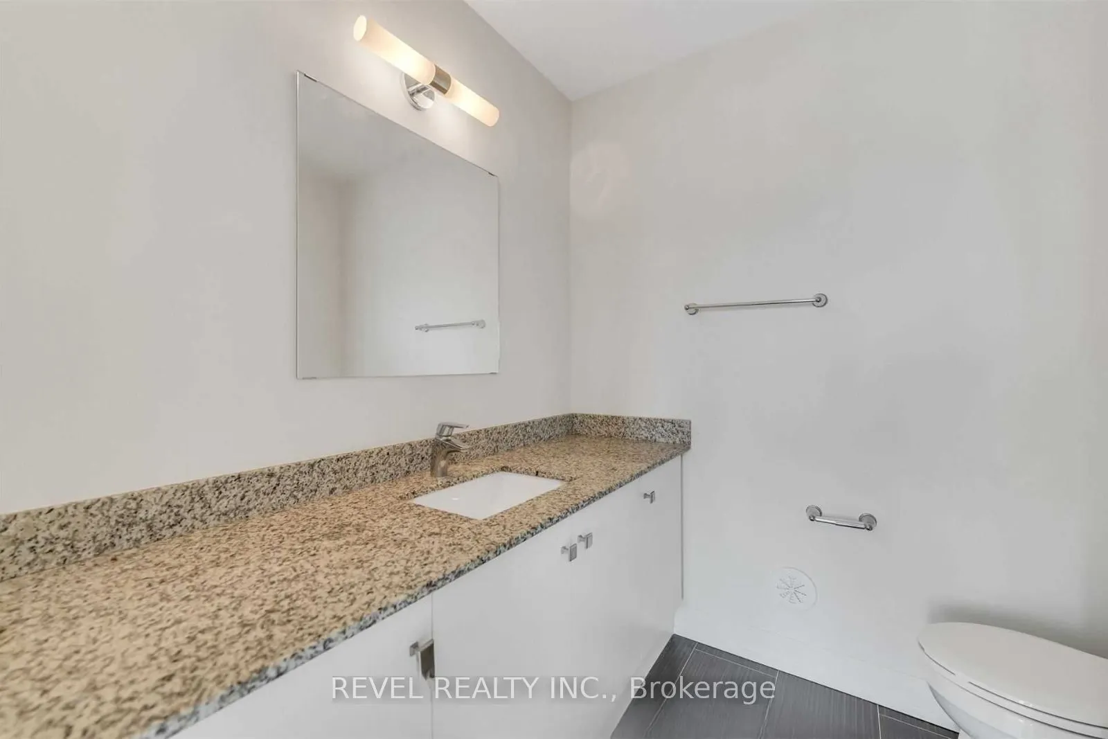 21 Donald Fleming Way