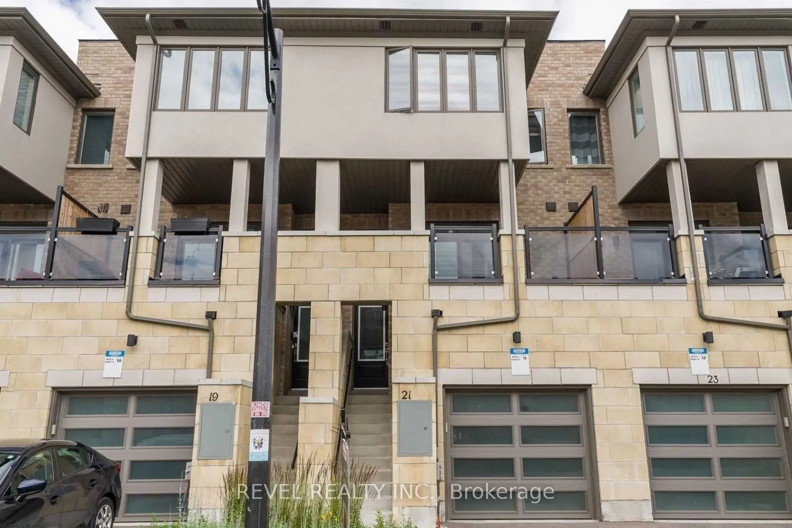21 Donald Fleming Way