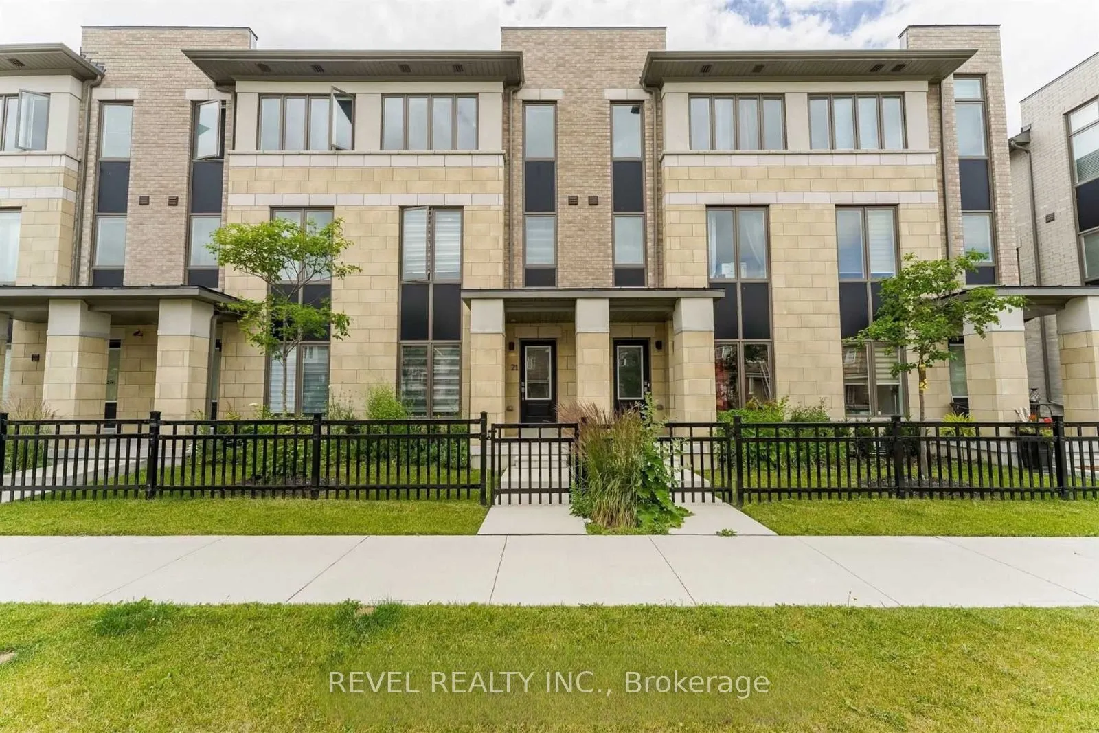 21 Donald Fleming Way