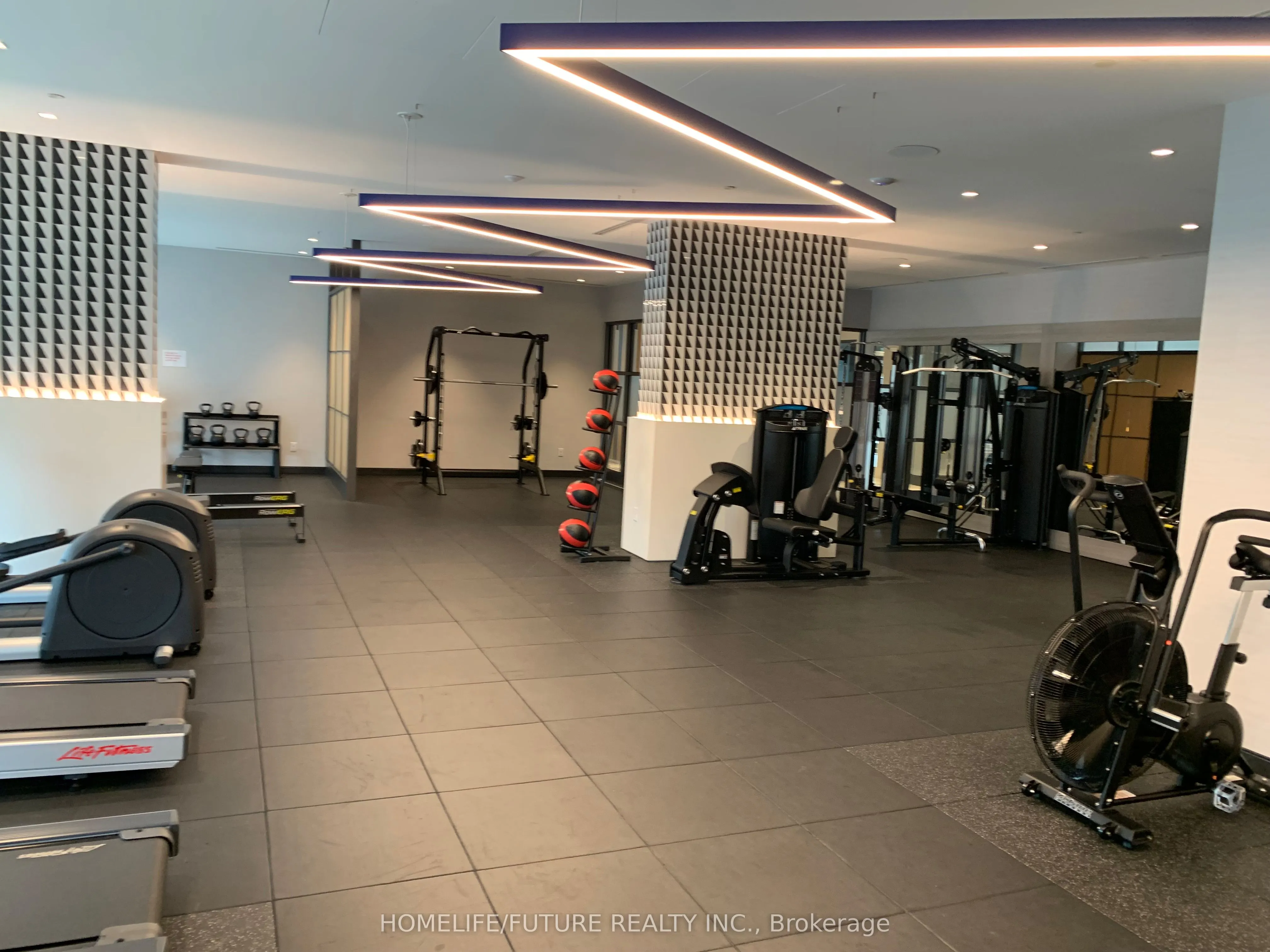 2545 Simcoe Street N, #1432