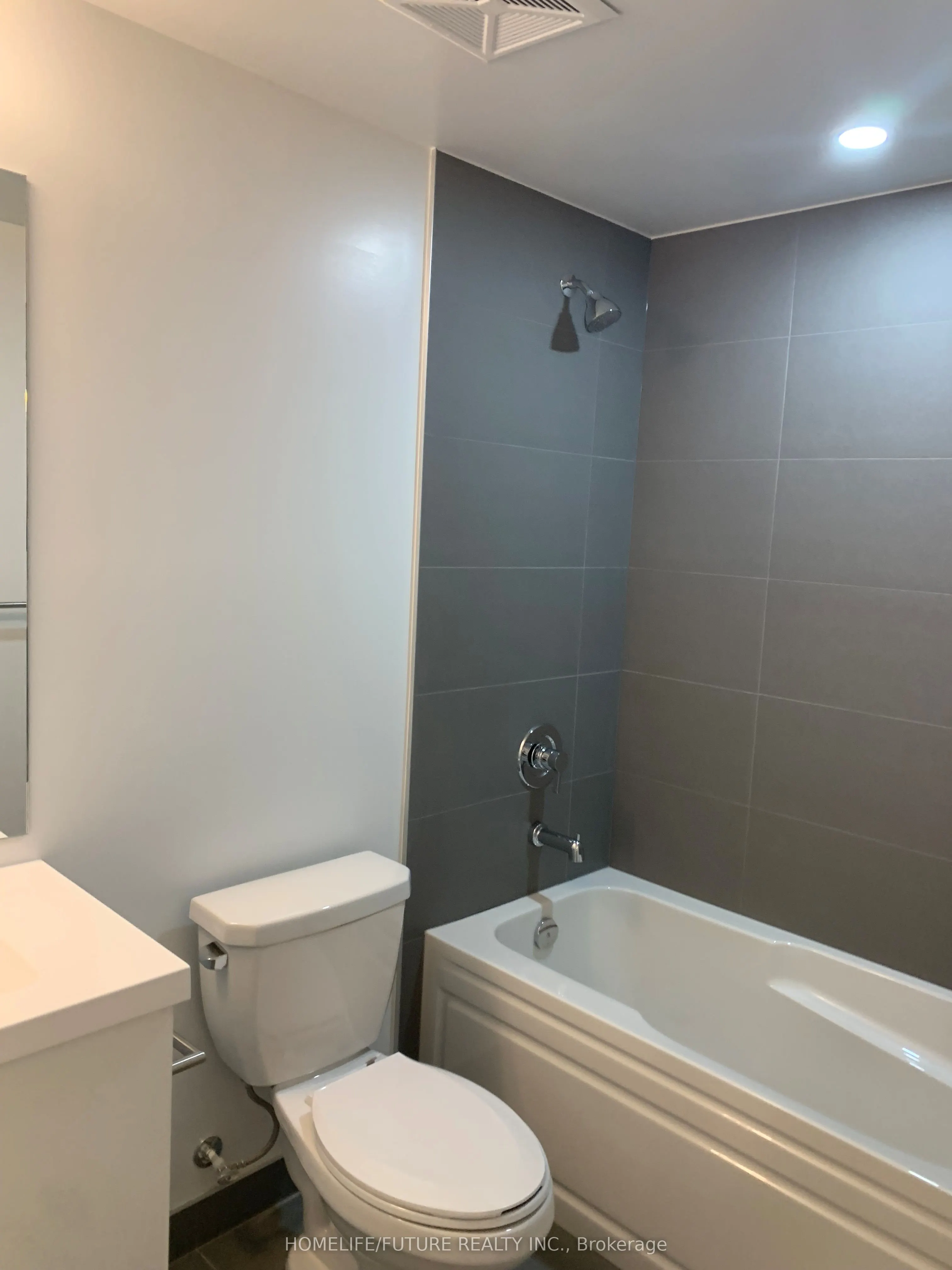 2545 Simcoe Street N, #1432