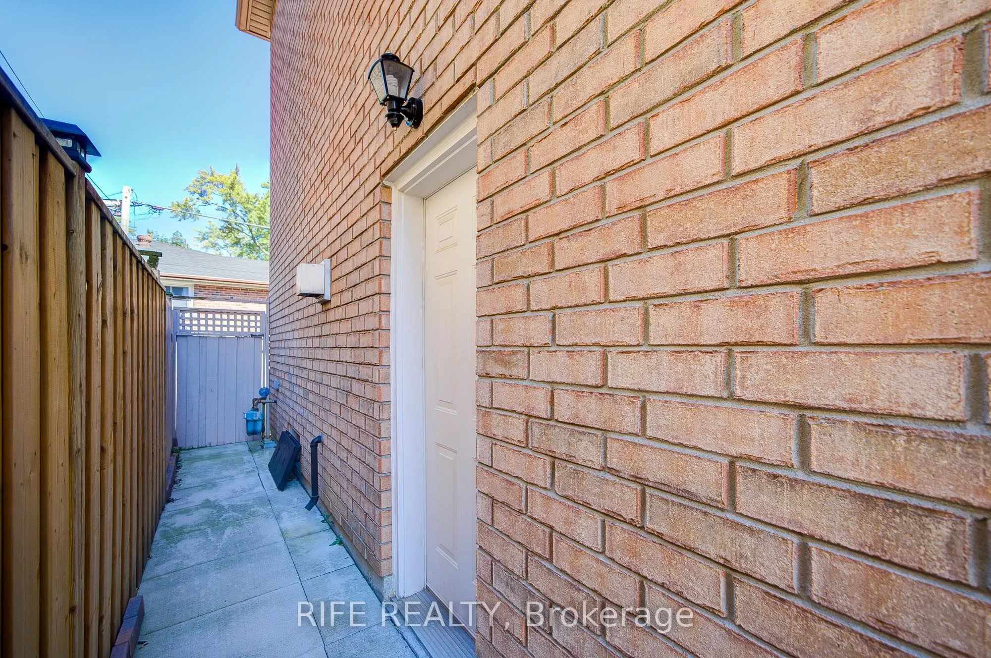106 Craggview Drive