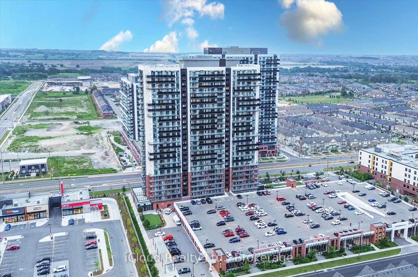 2550 Simcoe Street N, #321