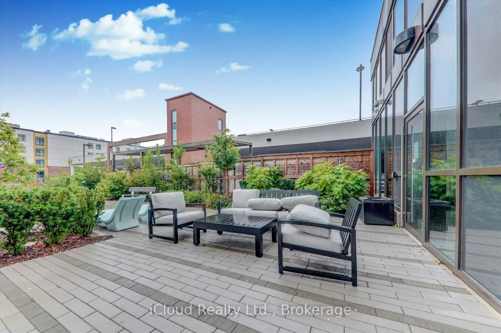 2550 Simcoe Street N, #321
