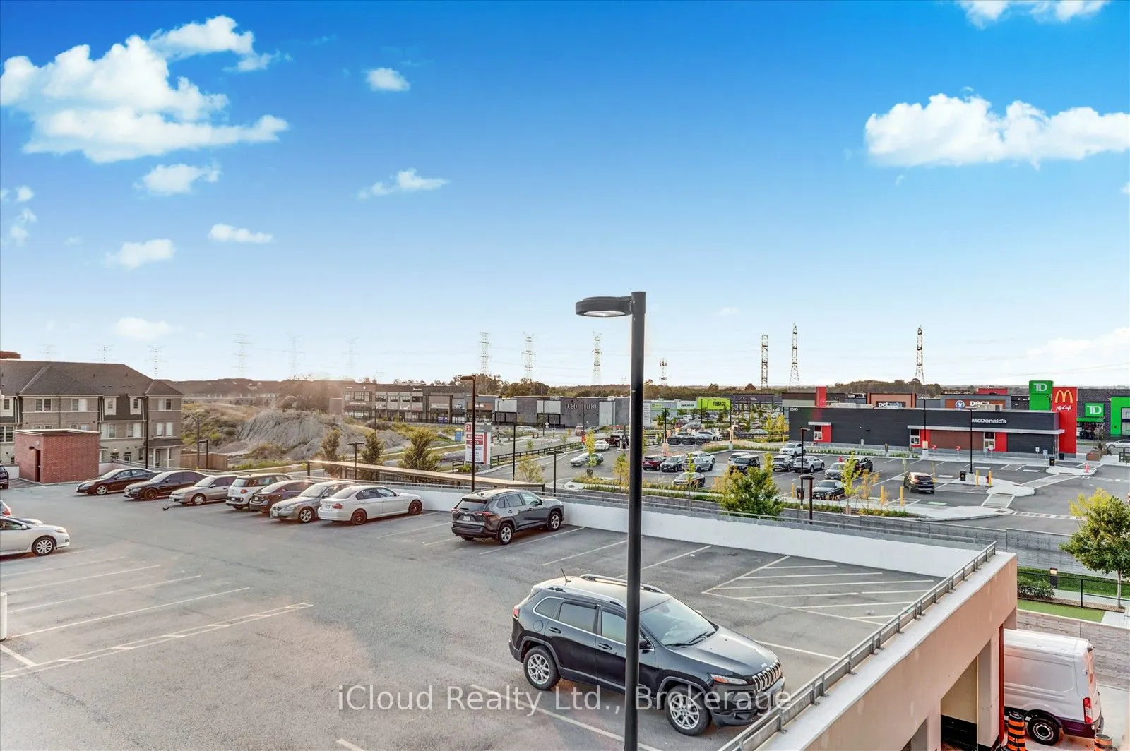 2550 Simcoe Street N, #321
