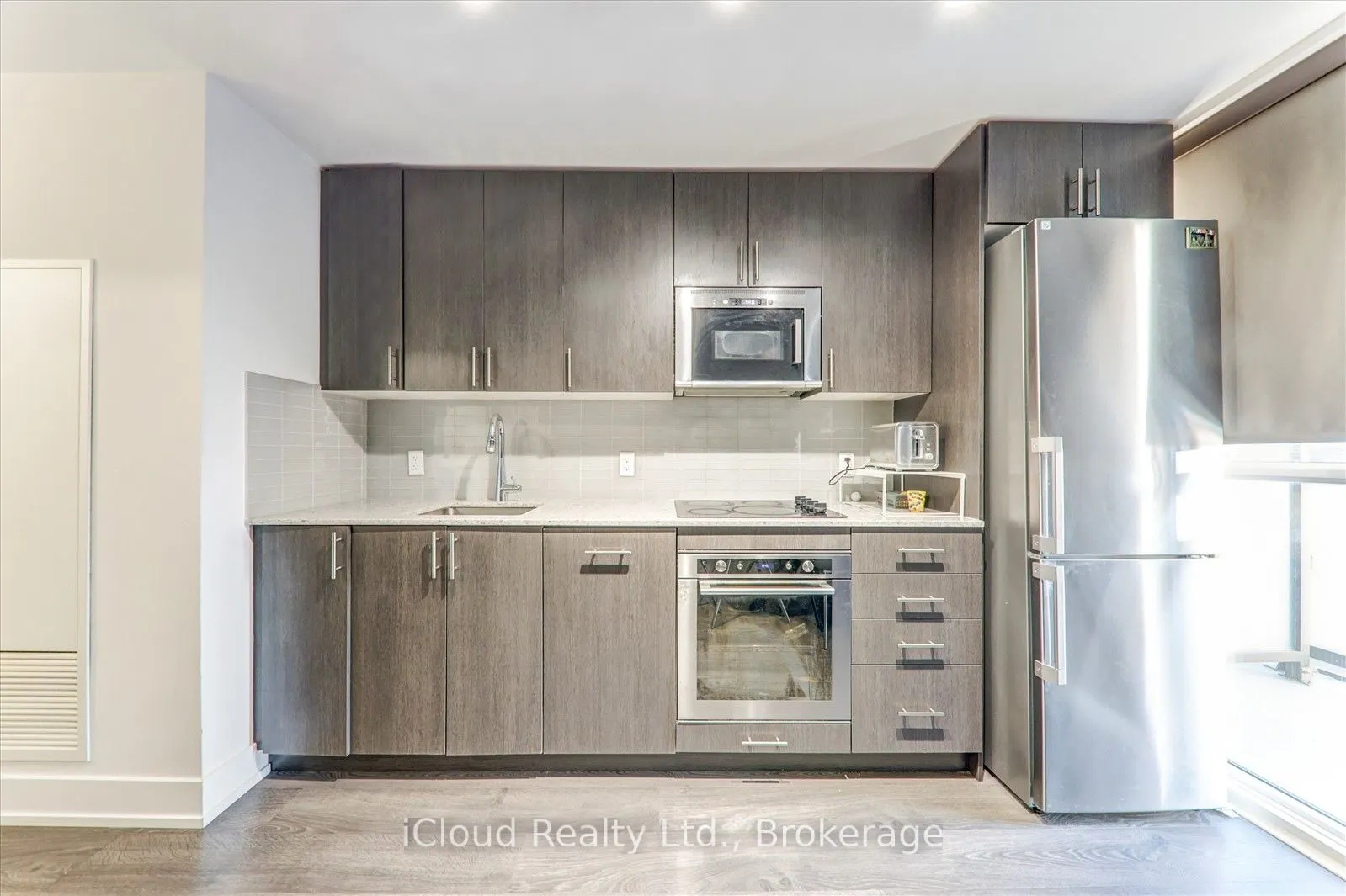2550 Simcoe Street N, #321