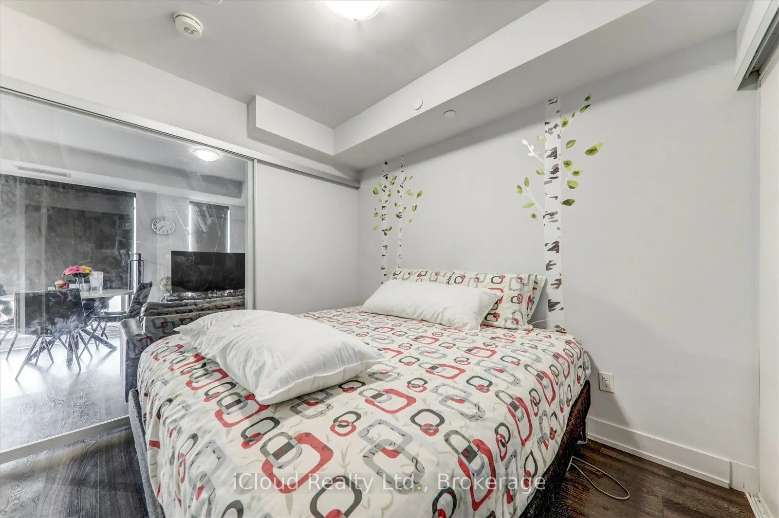 2550 Simcoe Street N, #321