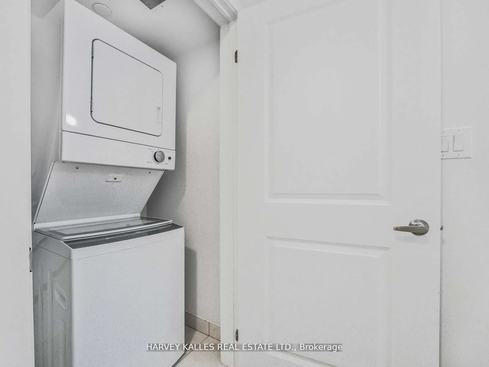 1460 Whites Road, #404