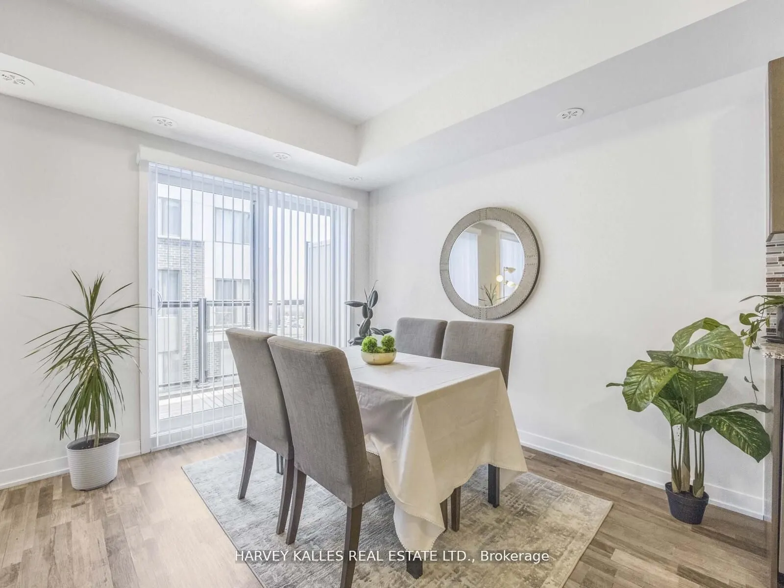 1460 Whites Road, #404
