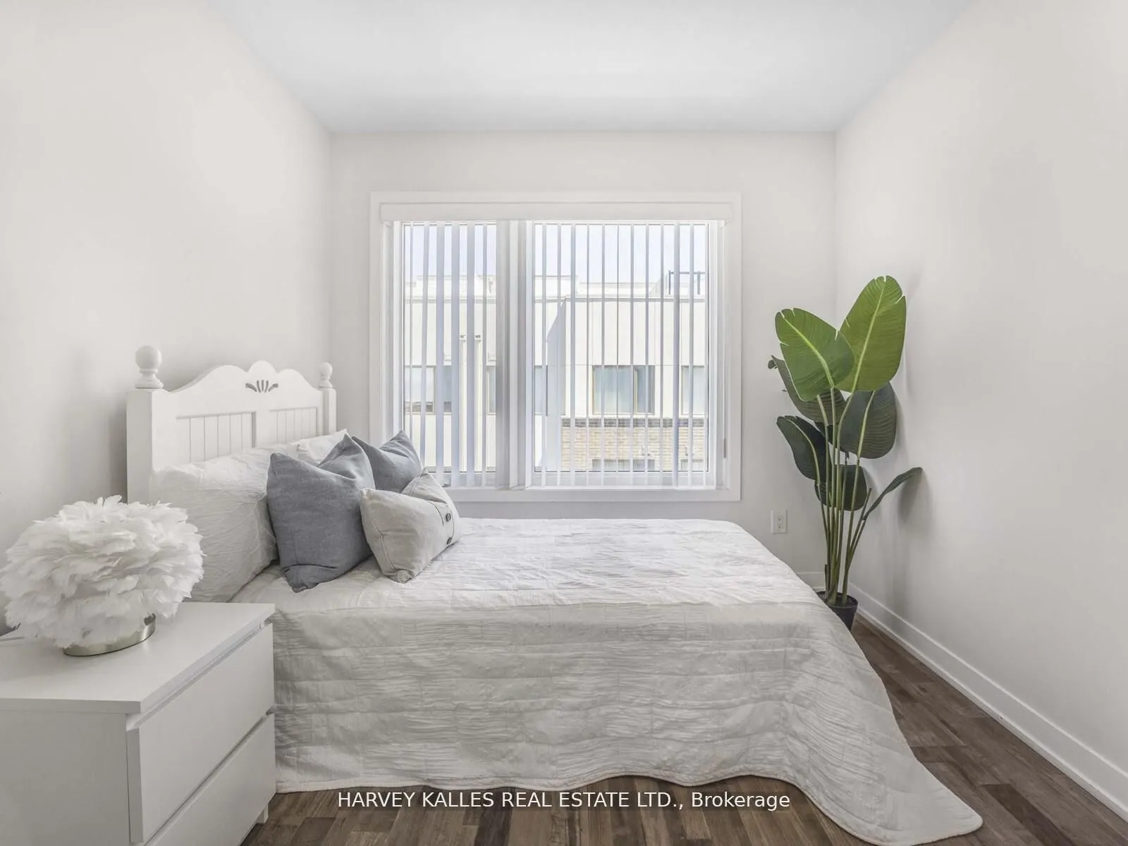 1460 Whites Road, #404