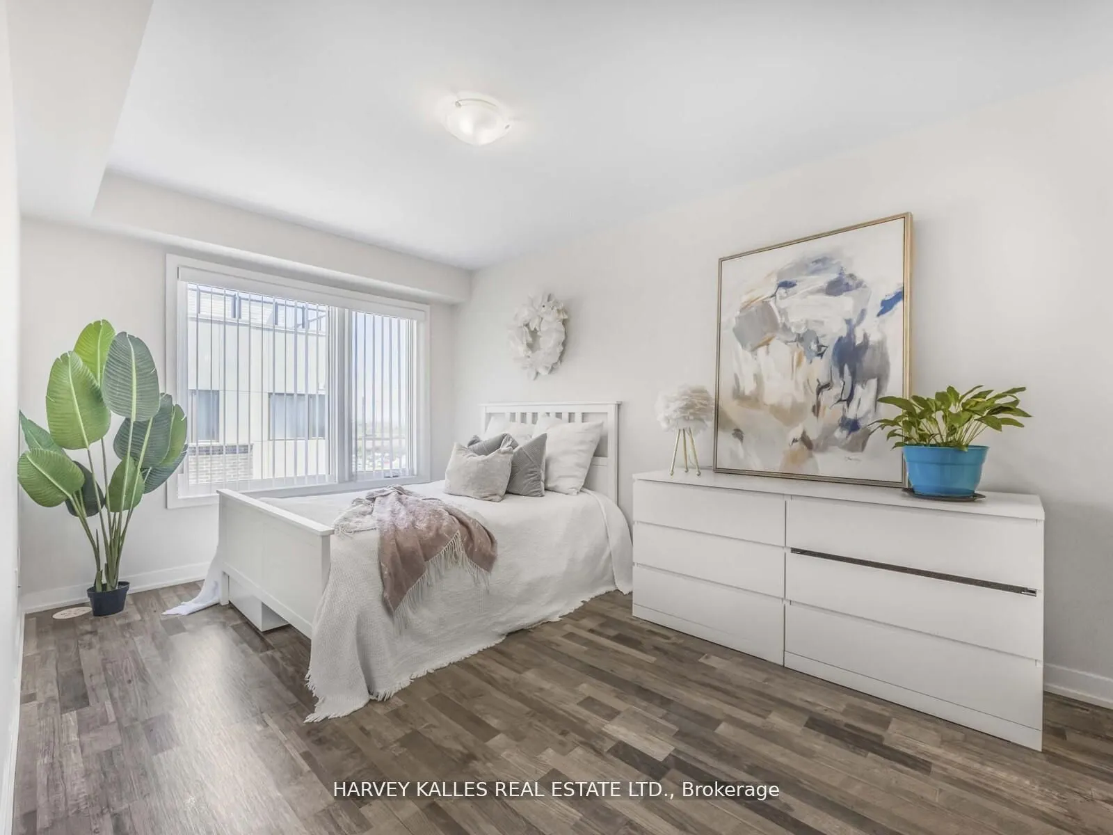 1460 Whites Road, #404