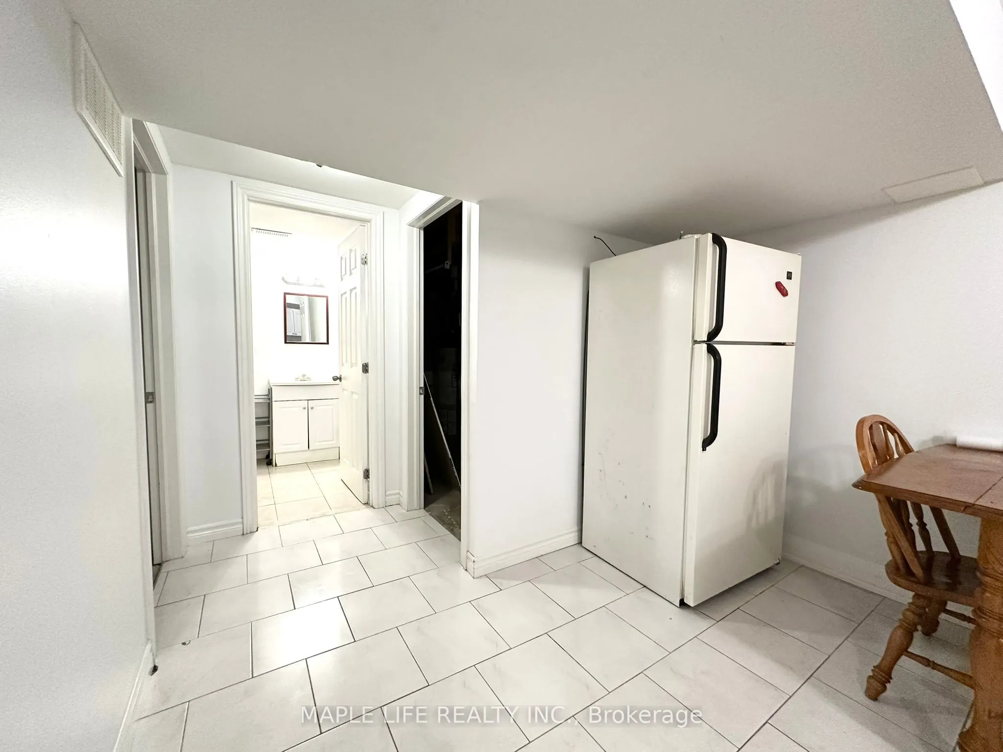 37 Pinemeadow Boulevard, #Bsmt