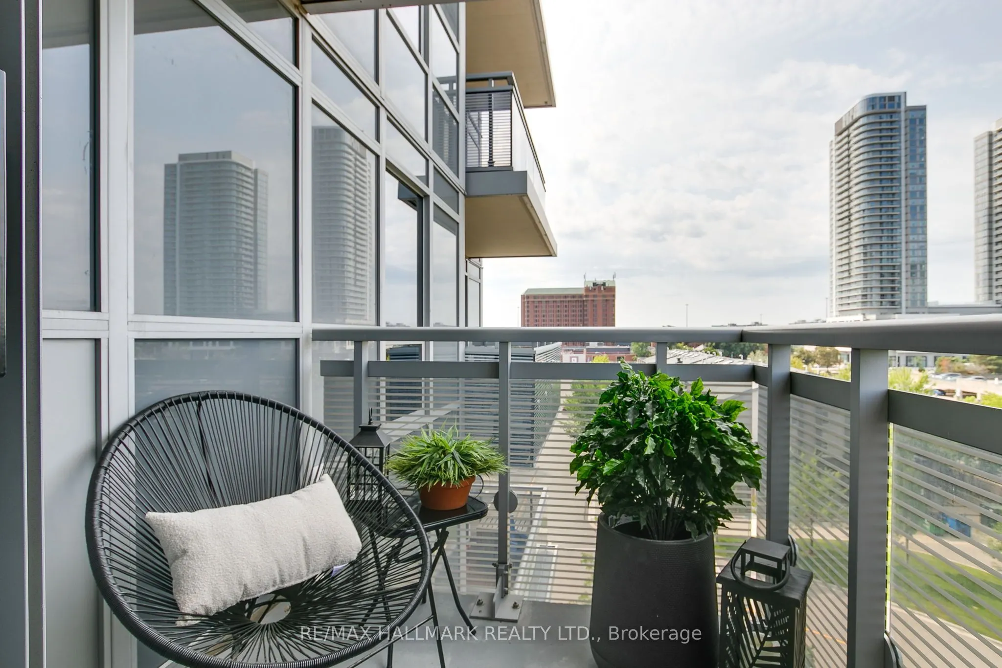 275 Village Green Square, #522