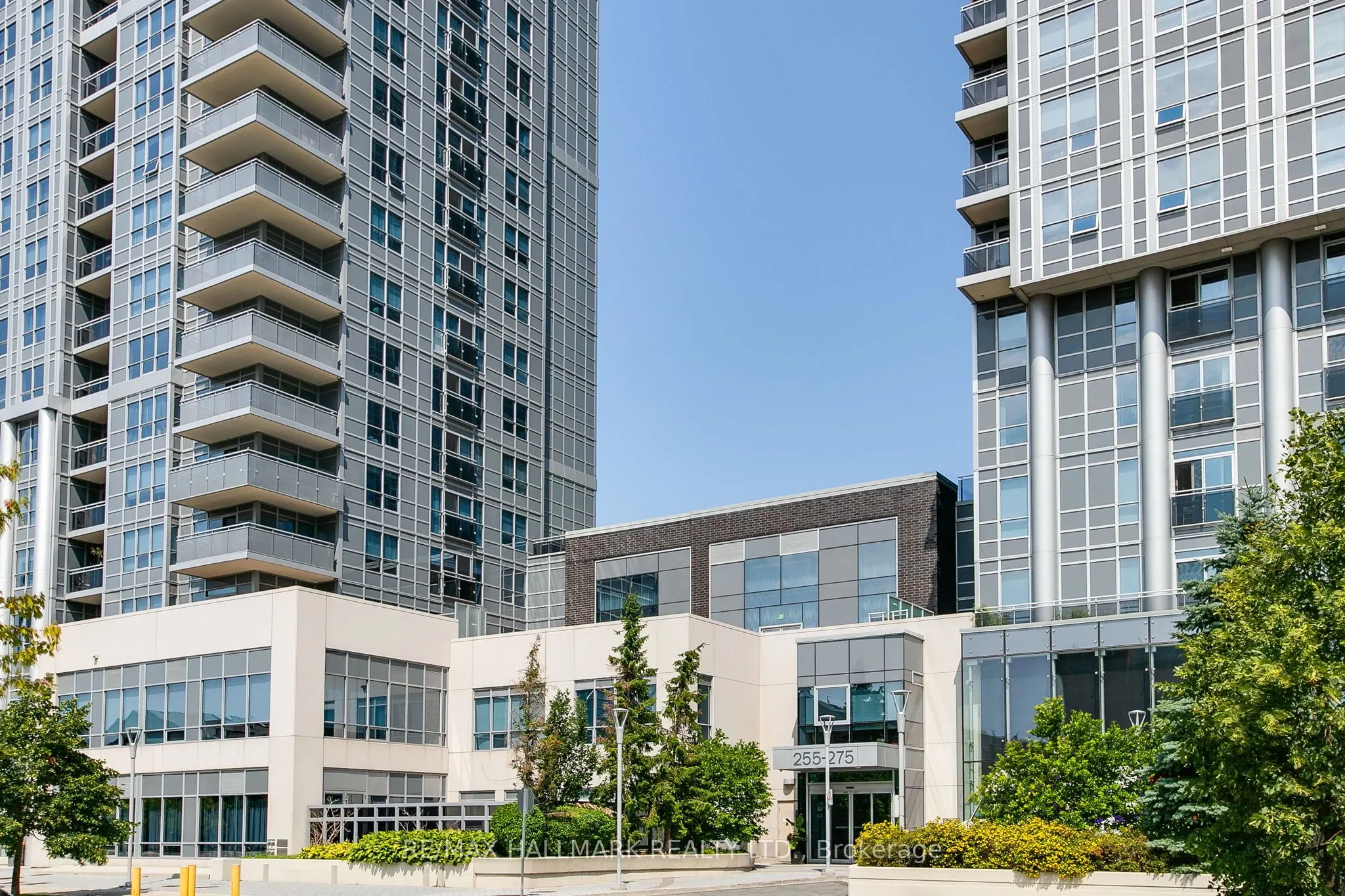 275 Village Green Square, #522