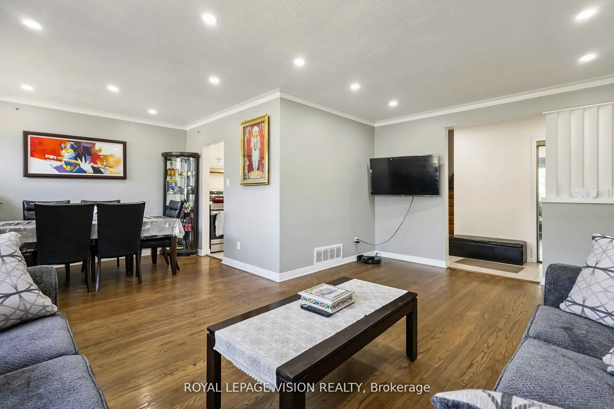 58 Dolly Varden Boulevard, #Main