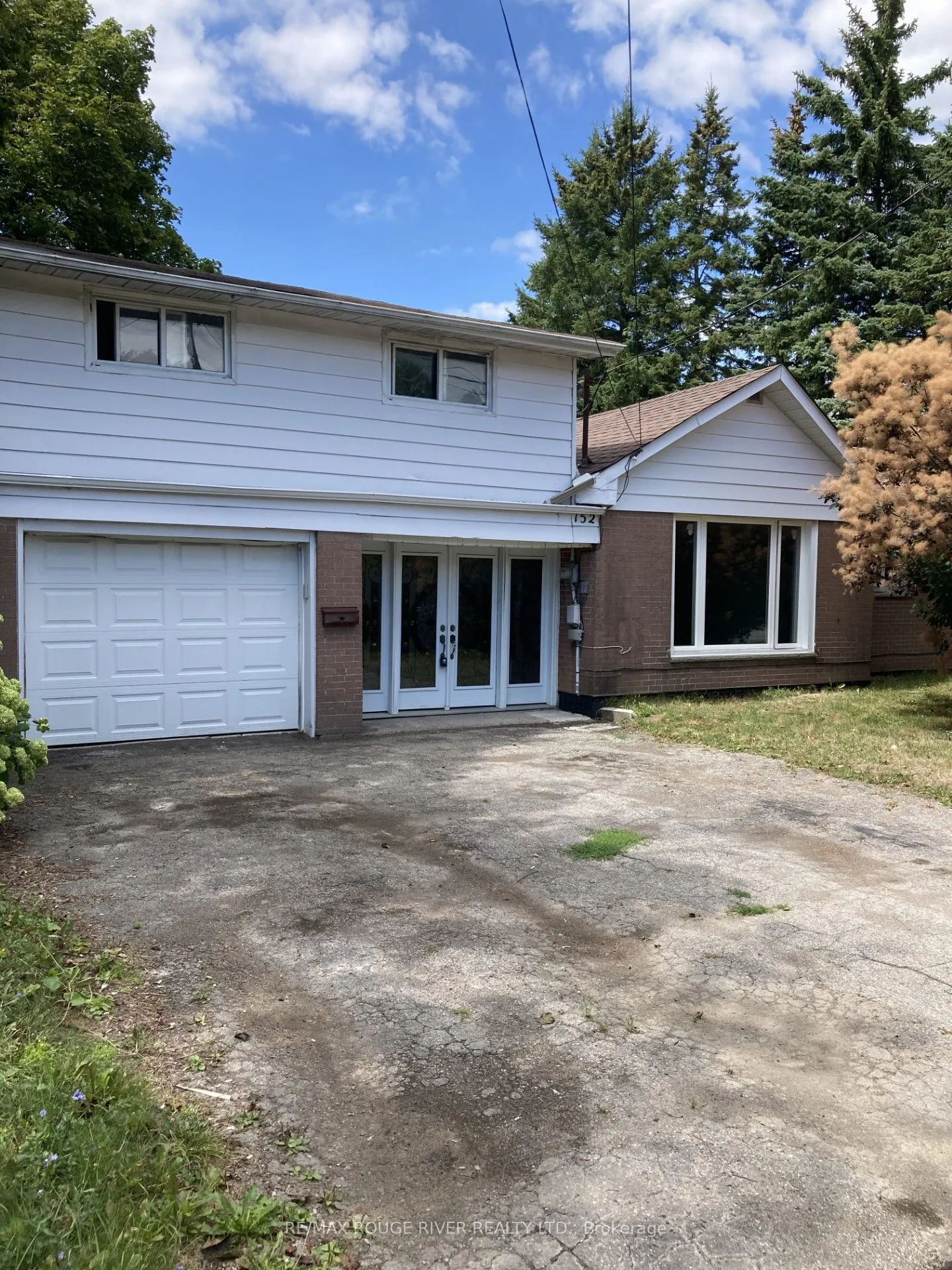 152 Thickson Road N