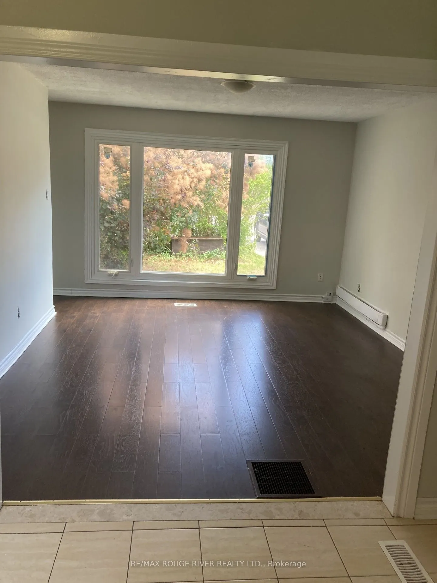 152 Thickson Road N