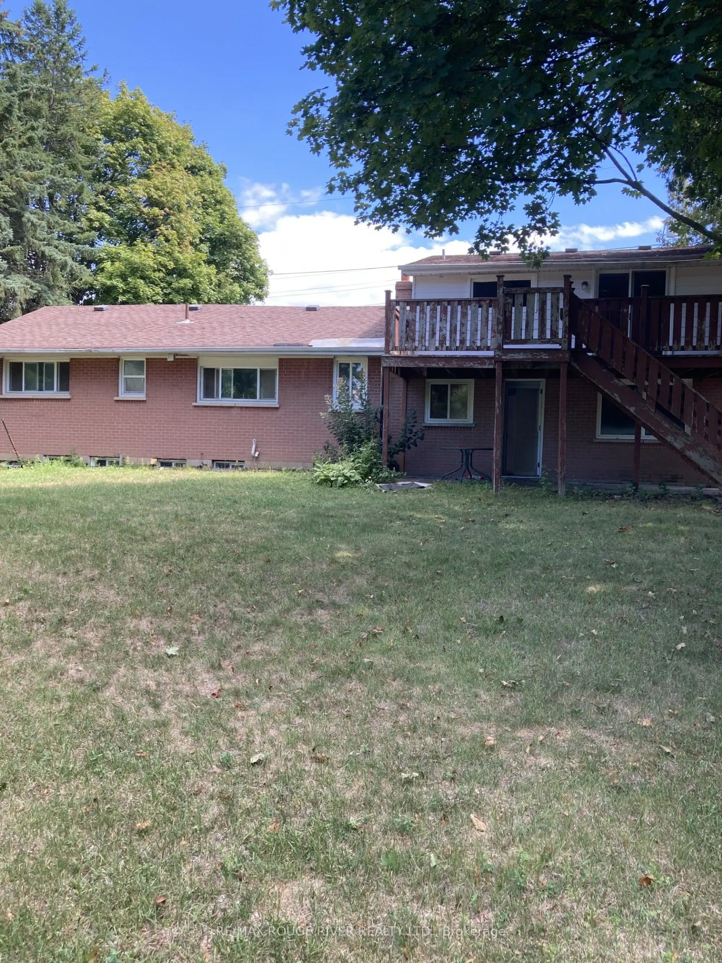 152 Thickson Road N