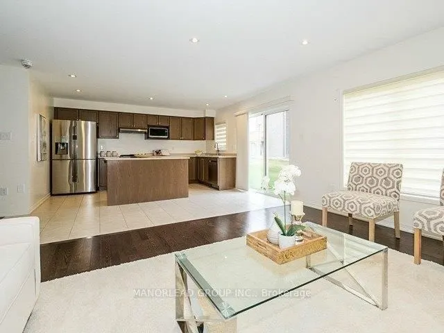 17 Raithby Crescent