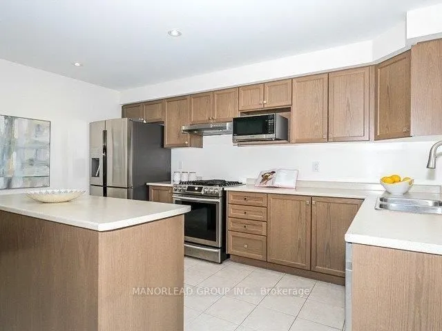 17 Raithby Crescent