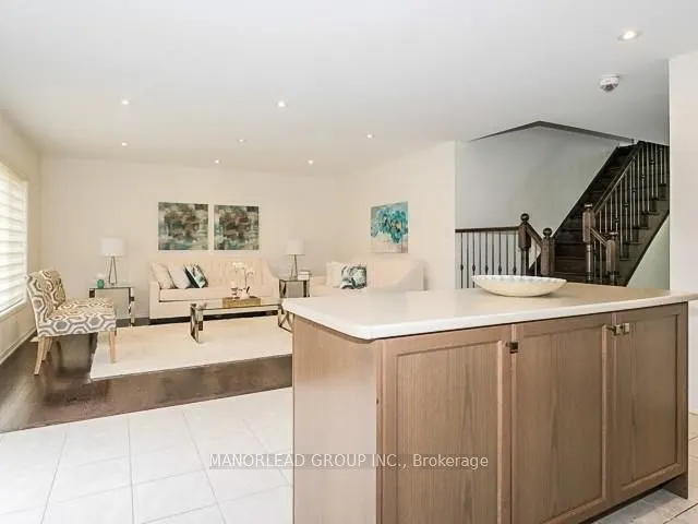 17 Raithby Crescent
