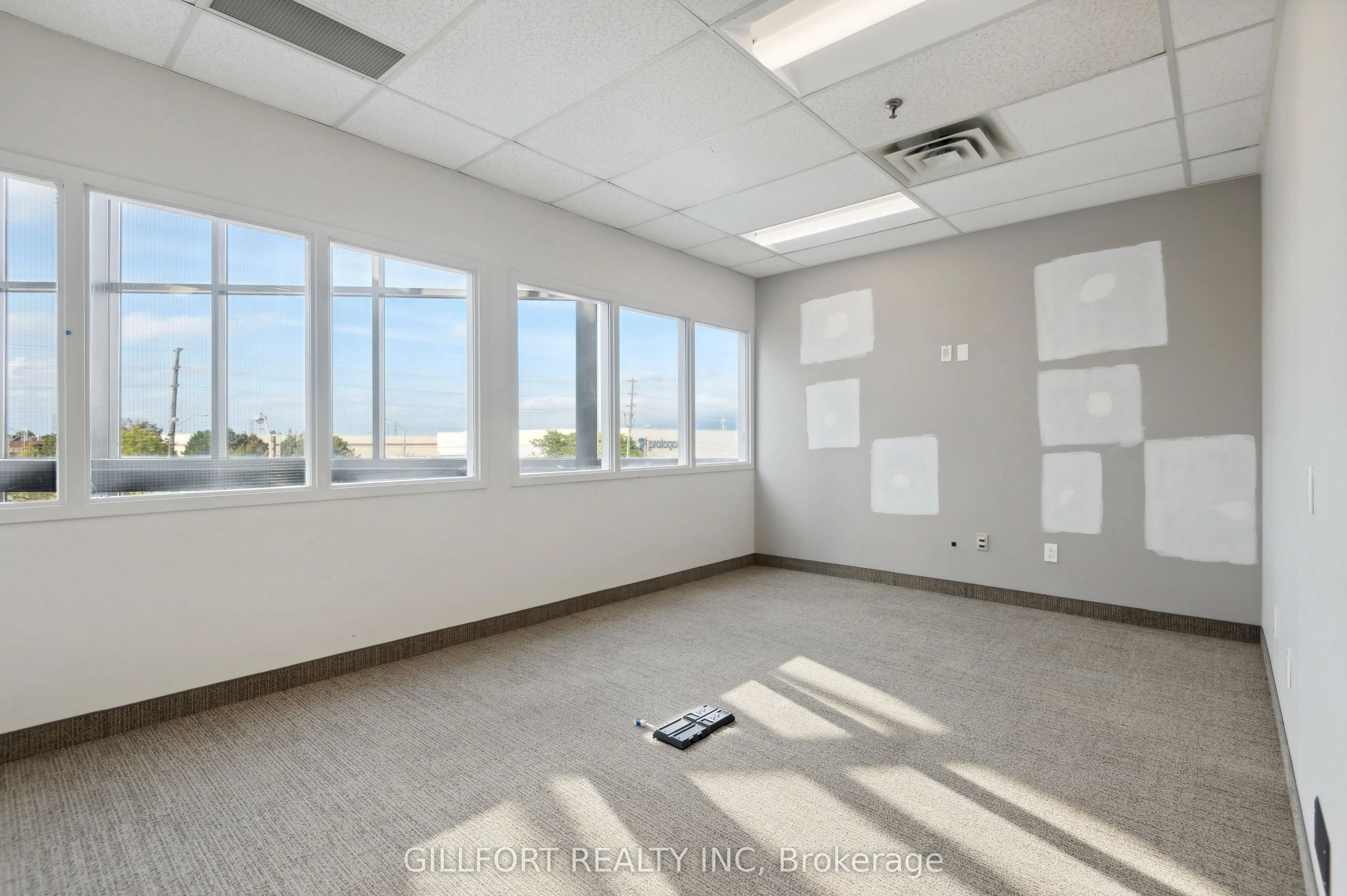 5639 Finch Avenue E, #3rd Floor