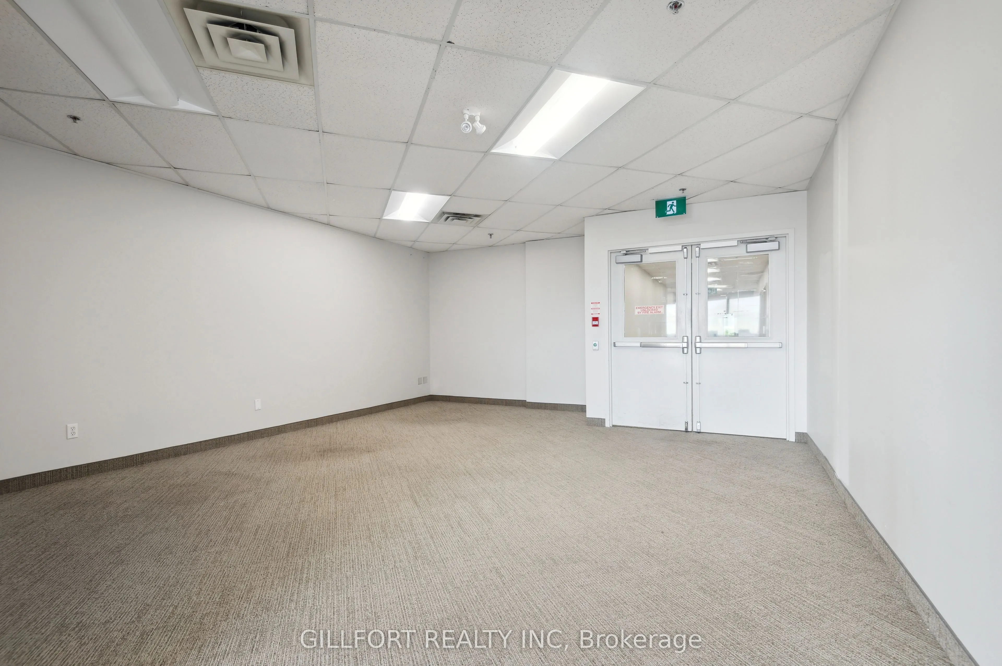5639 Finch Avenue E, #3rd Floor