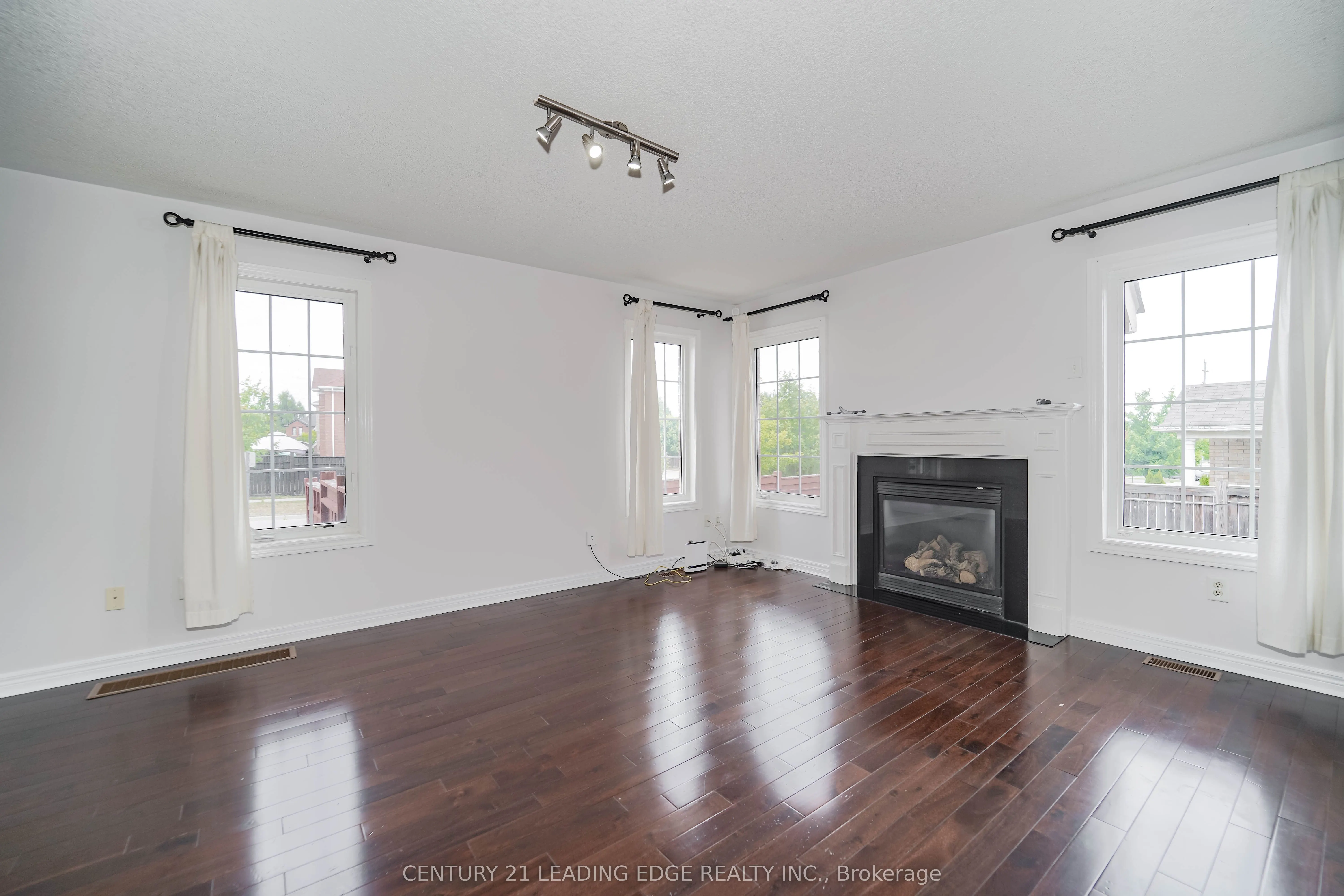33 Dring Street