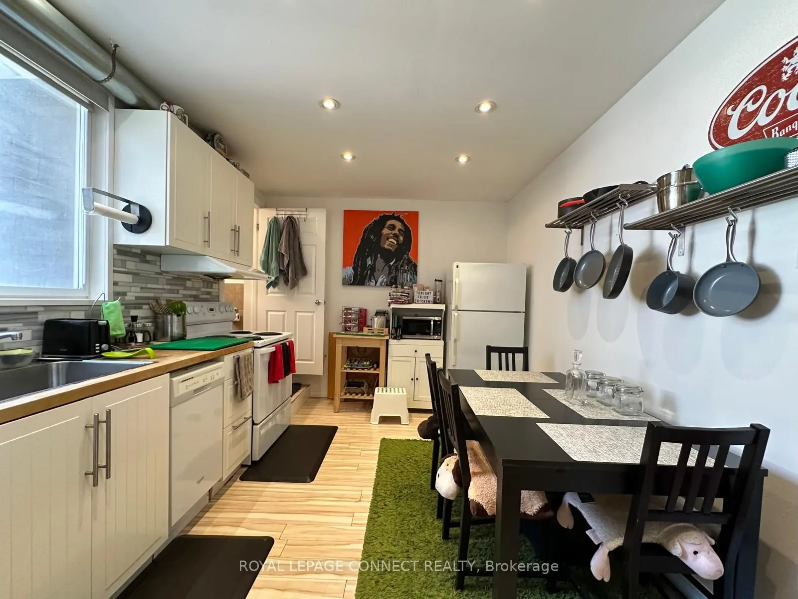 3 Pape Avenue, #Main