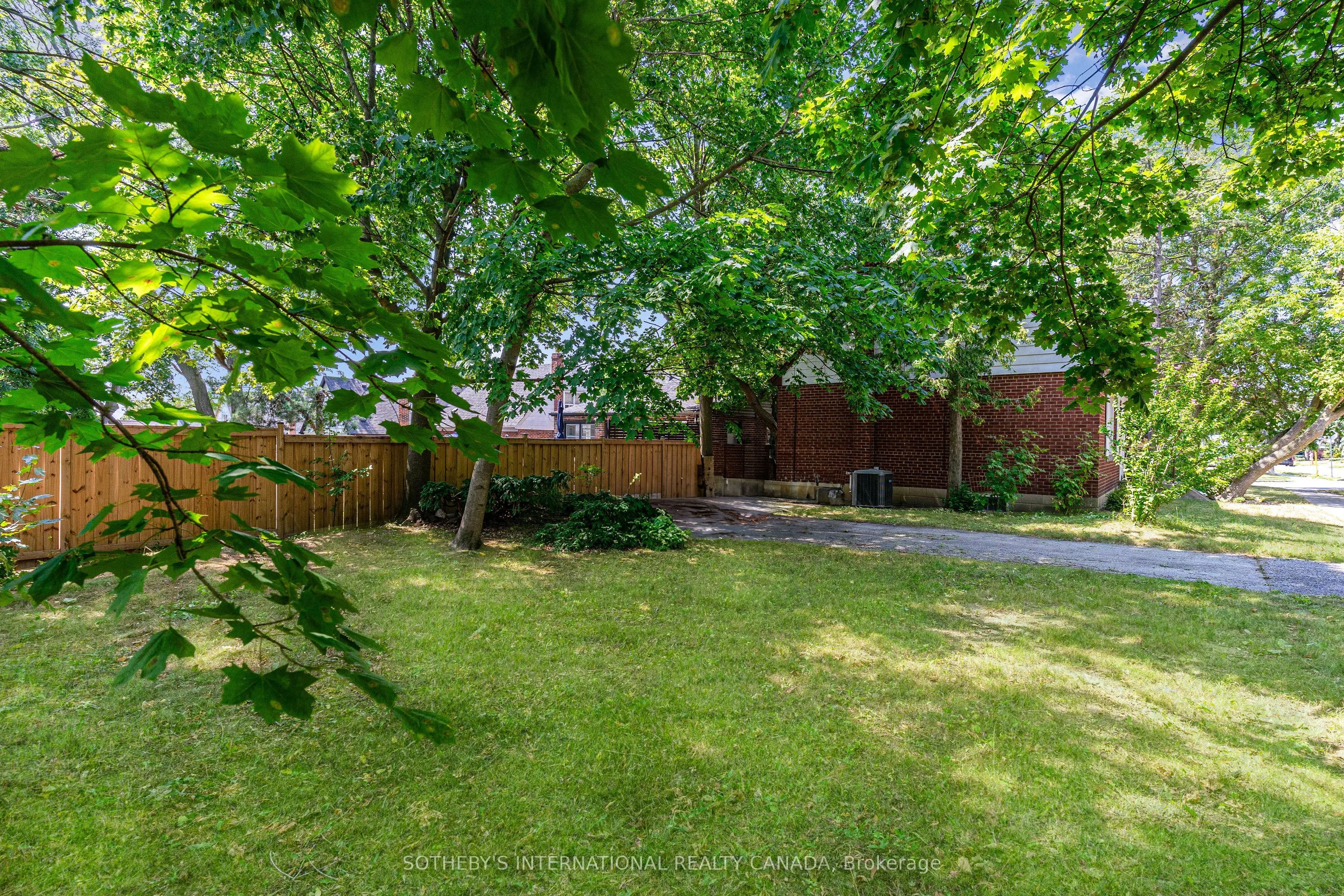 33 Southmead Road