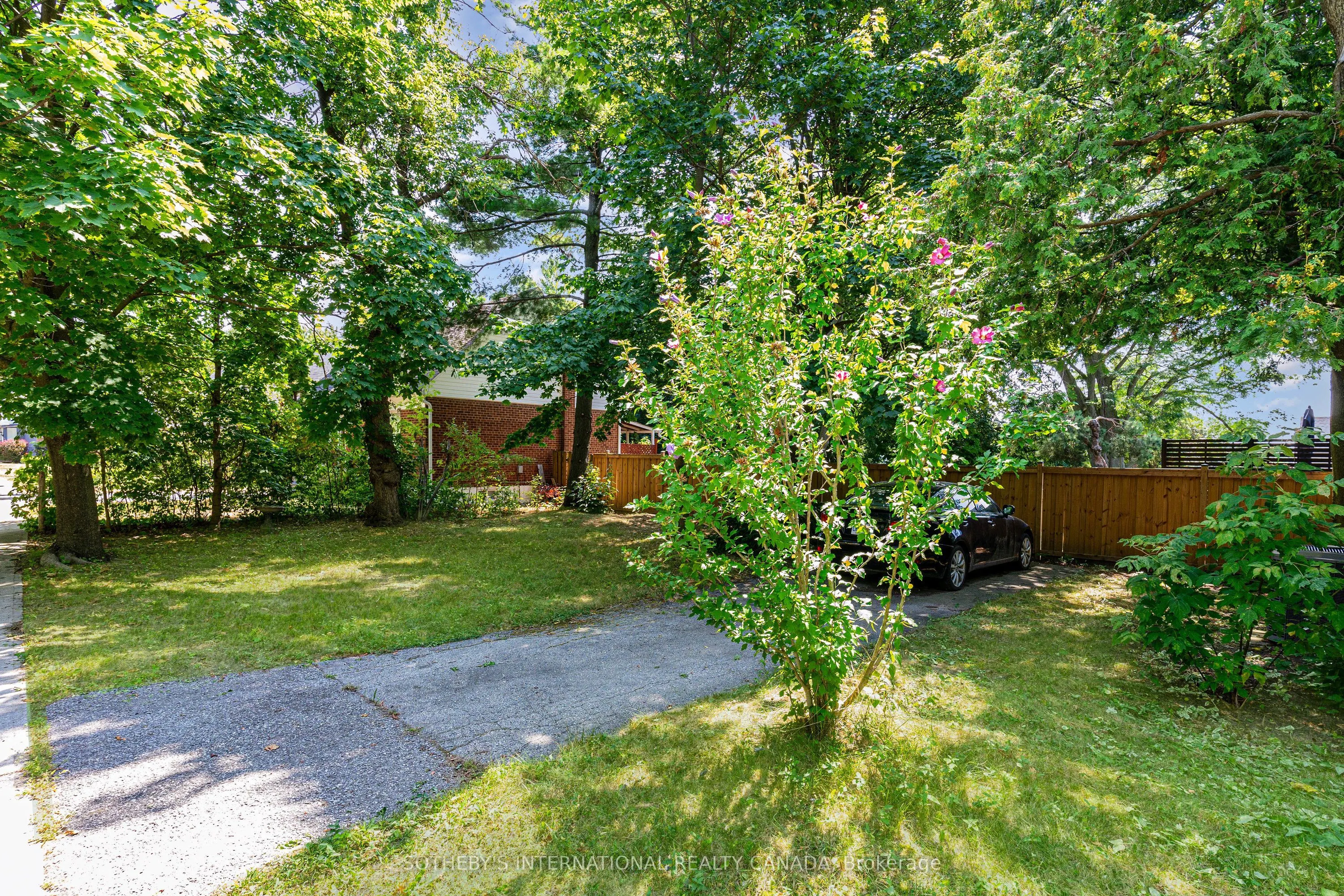 33 Southmead Road