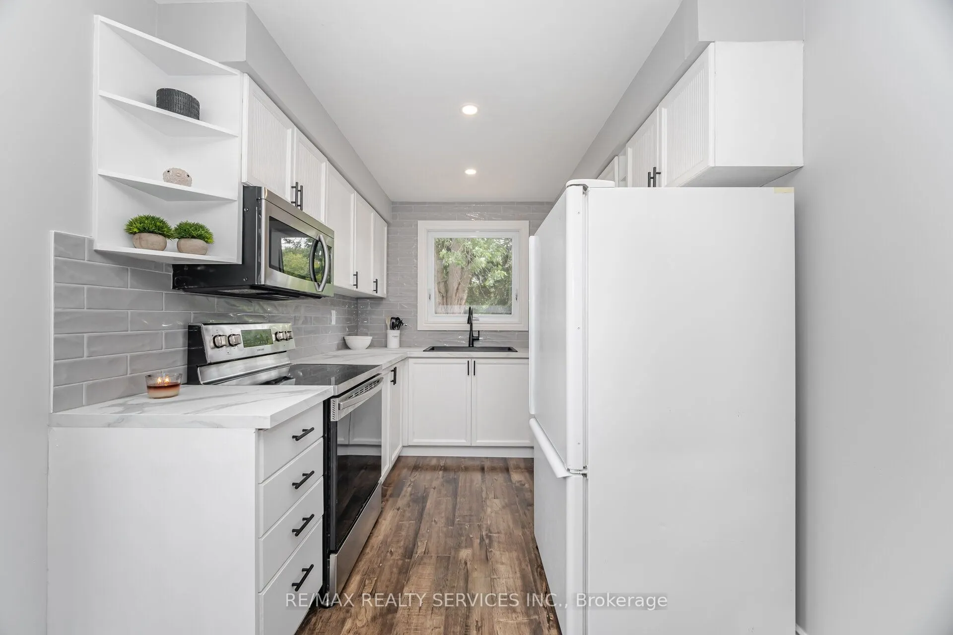 641 Deauville Court