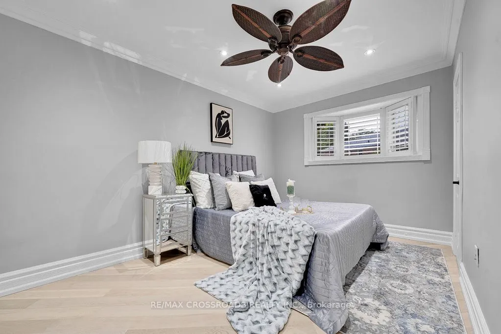 2 Mackinac Crescent