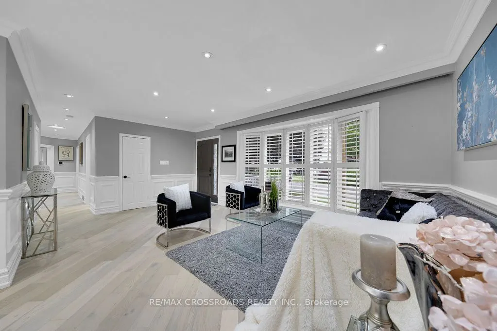 2 Mackinac Crescent