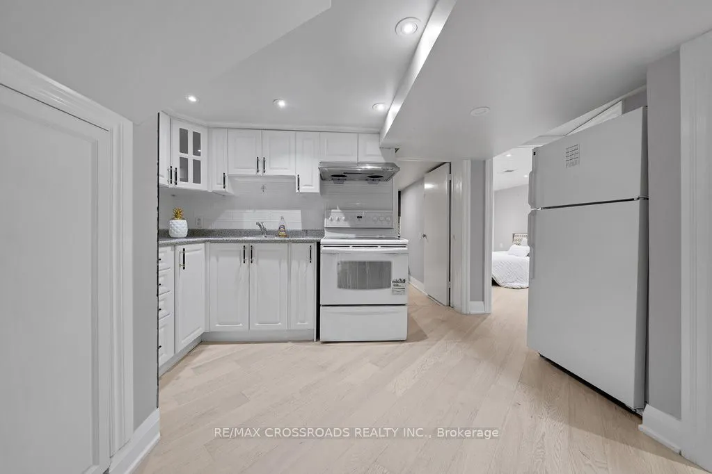 2 Mackinac Crescent