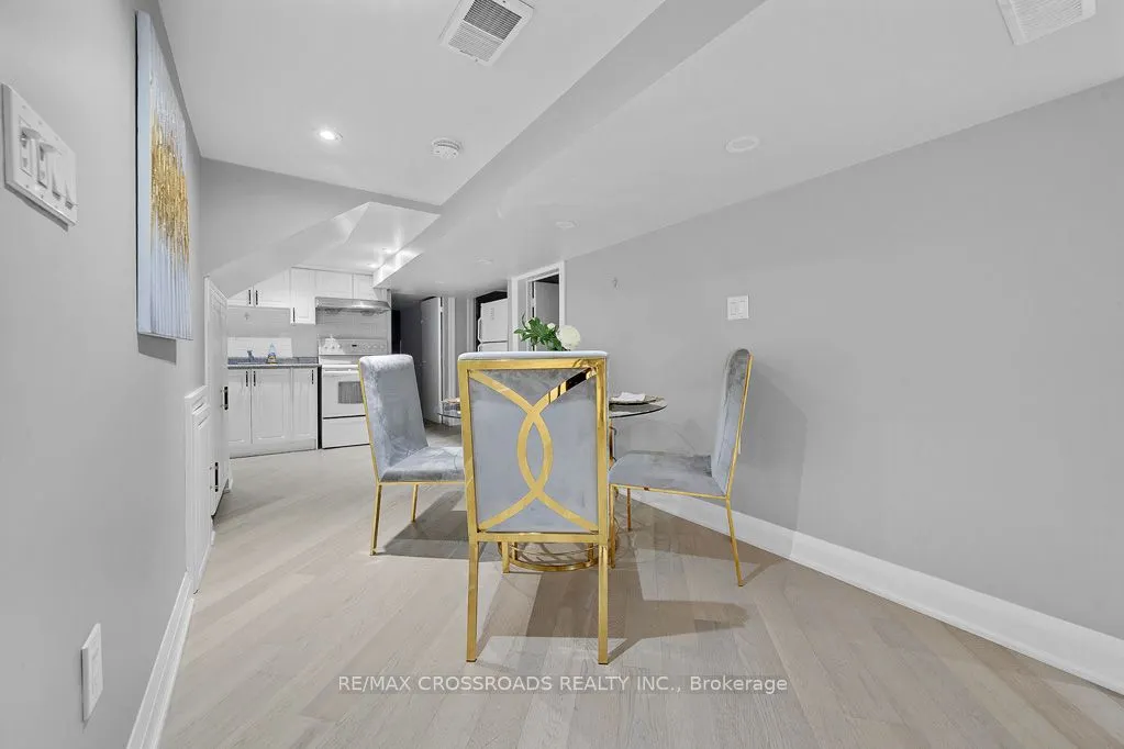 2 Mackinac Crescent