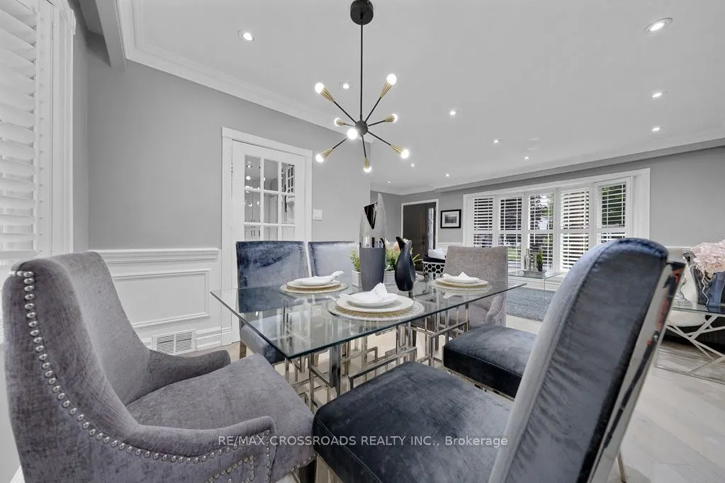2 Mackinac Crescent